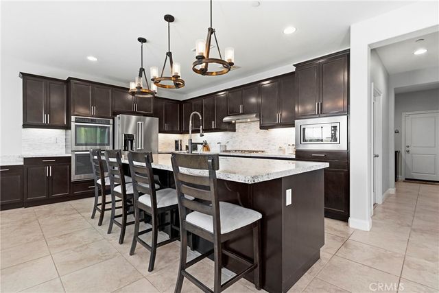 34502 Serdonis St, Temecula, CA 92592