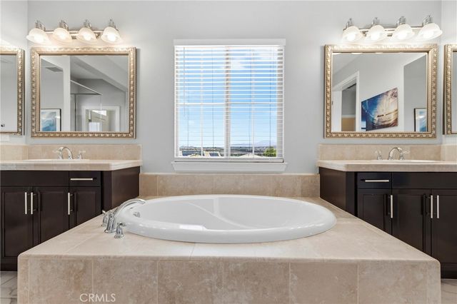 34502 Serdonis St, Temecula, CA 92592