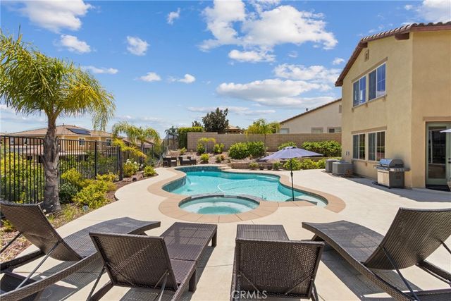 34502 Serdonis St, Temecula, CA 92592