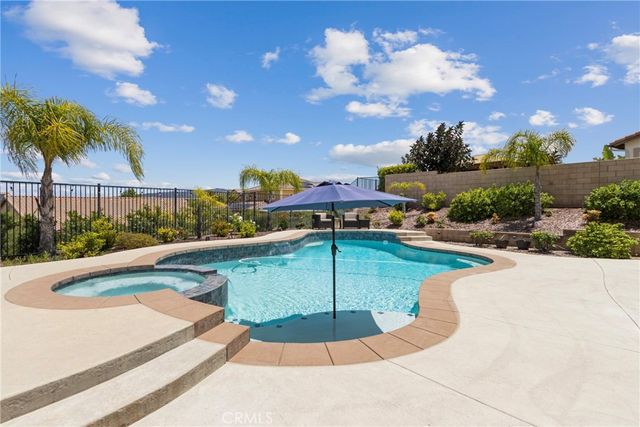 34502 Serdonis St, Temecula, CA 92592
