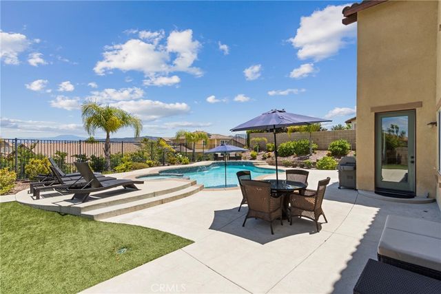34502 Serdonis St, Temecula, CA 92592