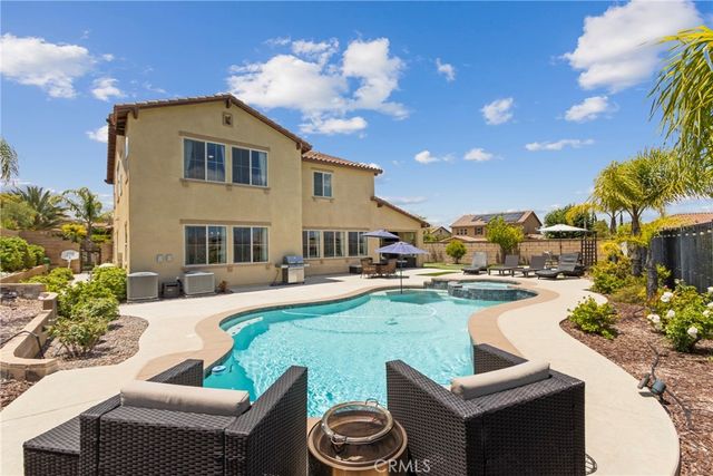 34502 Serdonis St, Temecula, CA 92592