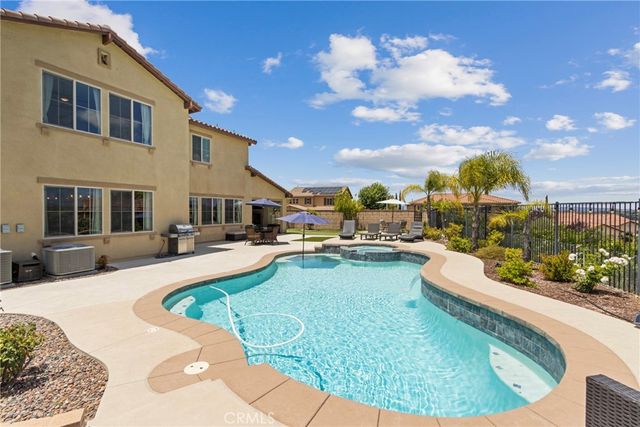 34502 Serdonis St, Temecula, CA 92592
