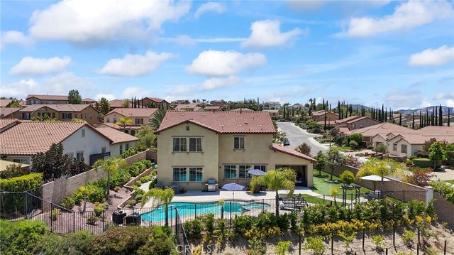 34502 Serdonis St, Temecula, CA 92592