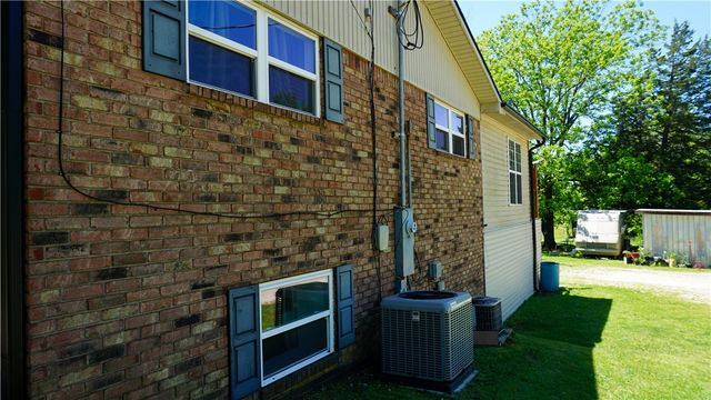 211 Short Avenue, Lincoln, AR 72744