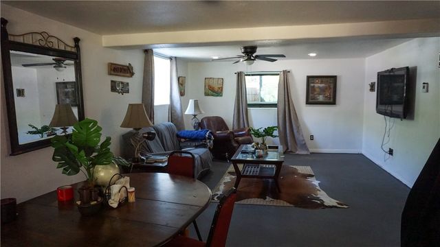 211 Short Avenue, Lincoln, AR 72744