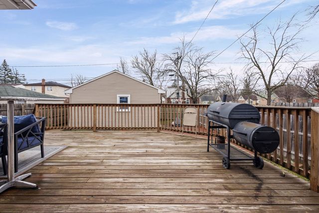 41 166th Place, Calumet City, IL 60409