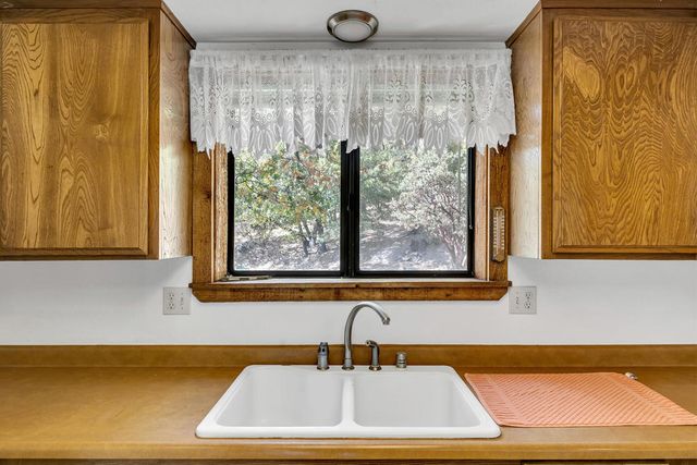 24883 Ponderosa Drive, Idyllwild, CA 92549