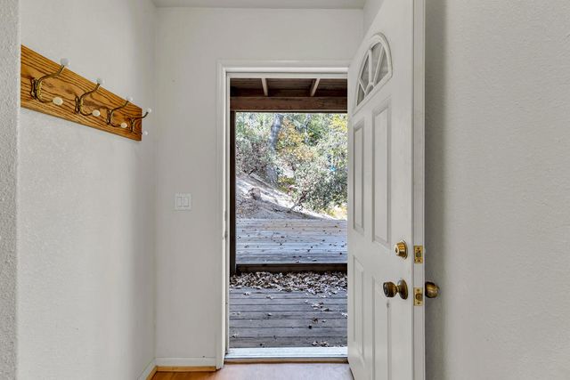 24883 Ponderosa Drive, Idyllwild, CA 92549