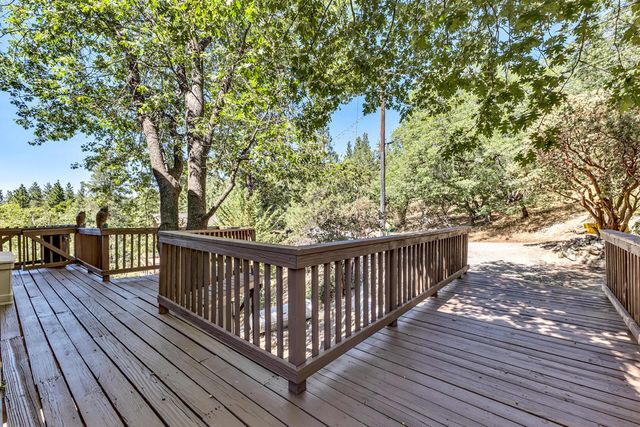 24883 Ponderosa Drive, Idyllwild, CA 92549