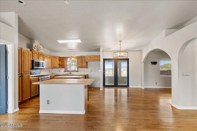 17313 E Lions Crossing Road, Dewey, AZ 86327