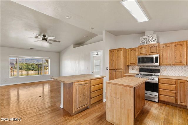 17313 E Lions Crossing Road, Dewey, AZ 86327