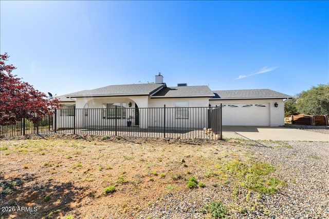 17313 E Lions Crossing Road, Dewey, AZ 86327