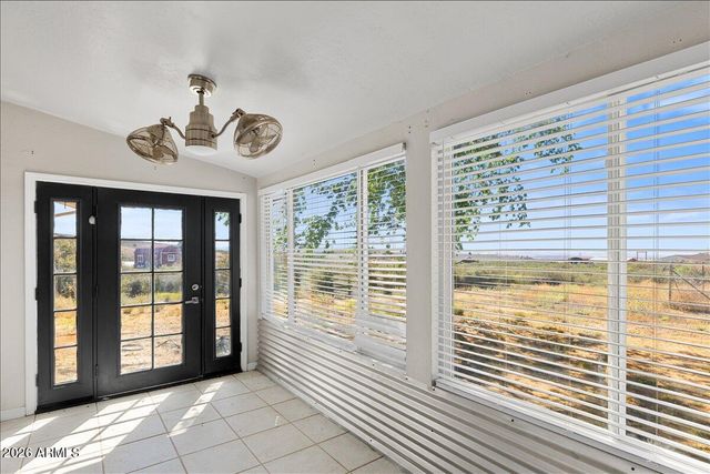 17313 E Lions Crossing Road, Dewey, AZ 86327