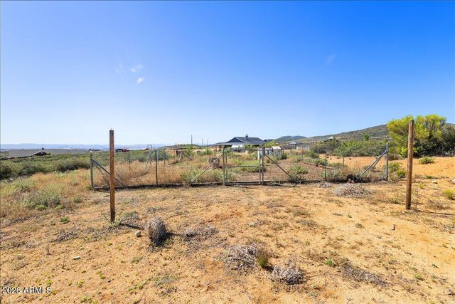 17313 E Lions Crossing Road, Dewey, AZ 86327