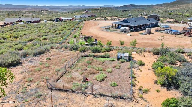 17313 E Lions Crossing Road, Dewey, AZ 86327