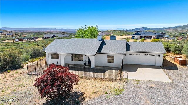17313 E Lions Crossing Road, Dewey, AZ 86327