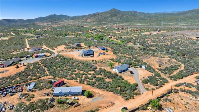 17313 E Lions Crossing Road, Dewey, AZ 86327