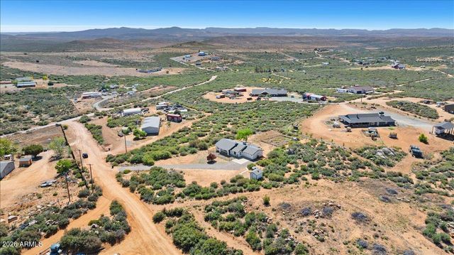 17313 E Lions Crossing Road, Dewey, AZ 86327