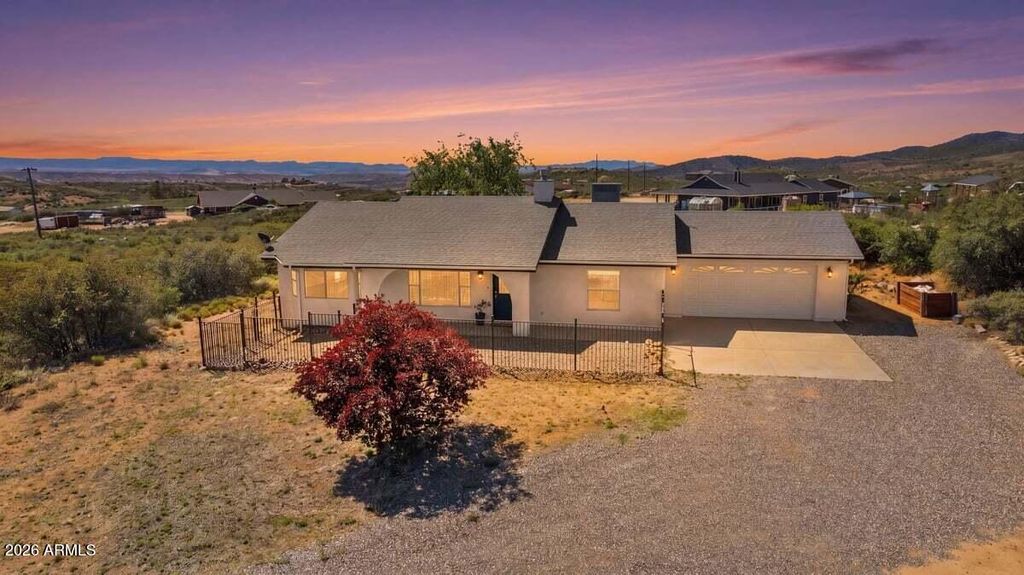 17313 E Lions Crossing Road, Dewey, AZ 86327