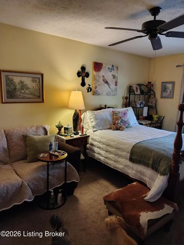 431 Logsdon Ct, Douglass Hills, KY 40243