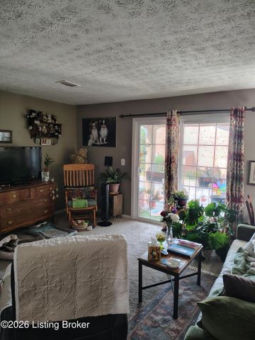 431 Logsdon Ct, Douglass Hills, KY 40243