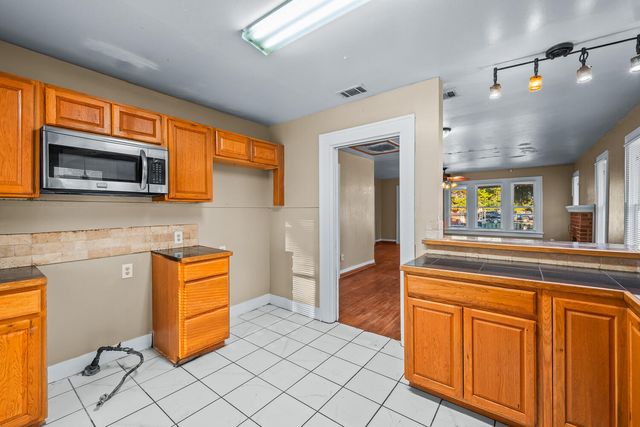 2412 Avenue T, Lubbock, TX 79411