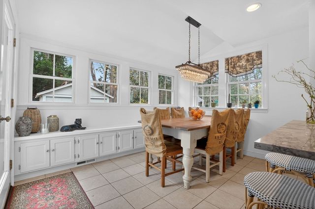 642 Worcester St, Wellesley, MA 02482