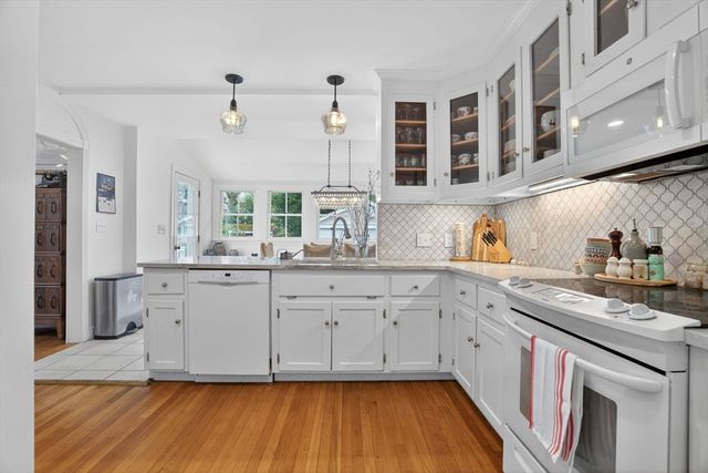 642 Worcester St, Wellesley, MA 02482