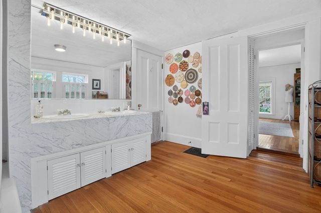 642 Worcester St, Wellesley, MA 02482