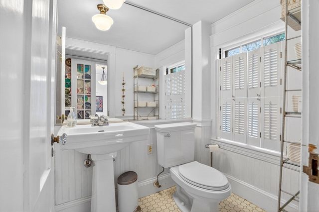 642 Worcester St, Wellesley, MA 02482