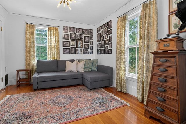 642 Worcester St, Wellesley, MA 02482