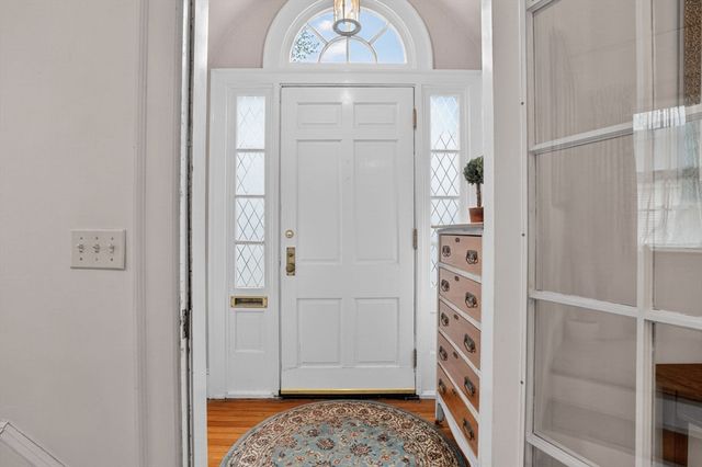 642 Worcester St, Wellesley, MA 02482