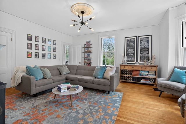 642 Worcester St, Wellesley, MA 02482