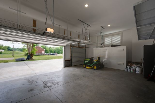 2315 Zion Rd, Columbia, TN 38401
