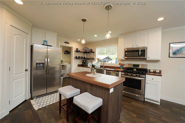 28 Crescent Drive, Scott Depot, WV 25560