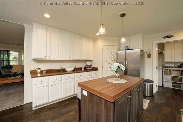 28 Crescent Drive, Scott Depot, WV 25560