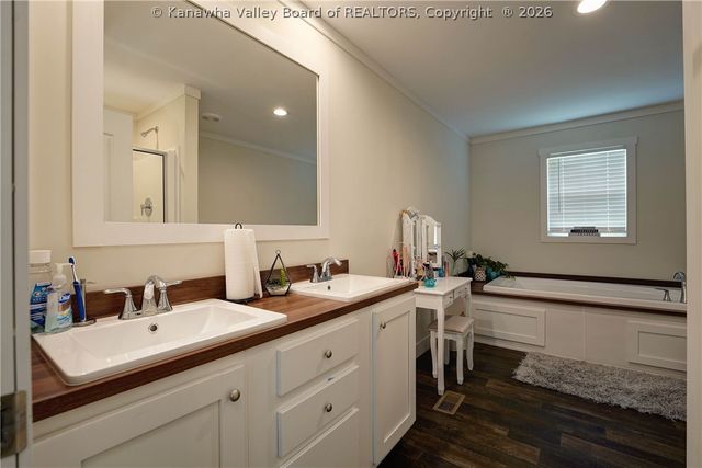 28 Crescent Drive, Scott Depot, WV 25560