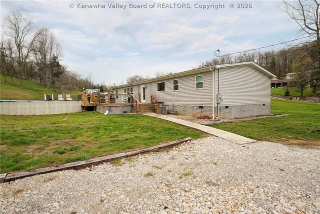 28 Crescent Drive, Scott Depot, WV 25560