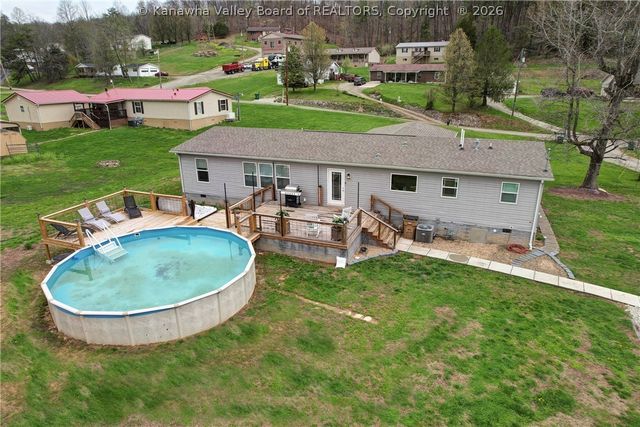 28 Crescent Drive, Scott Depot, WV 25560