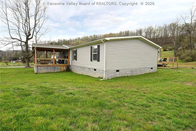 28 Crescent Drive, Scott Depot, WV 25560