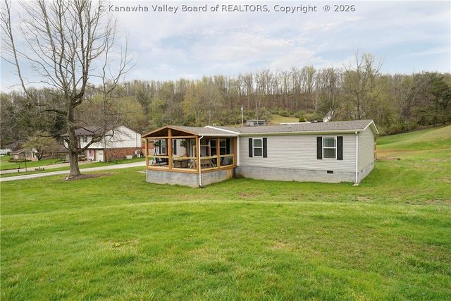 28 Crescent Drive, Scott Depot, WV 25560