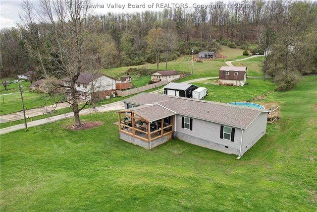 28 Crescent Drive, Scott Depot, WV 25560