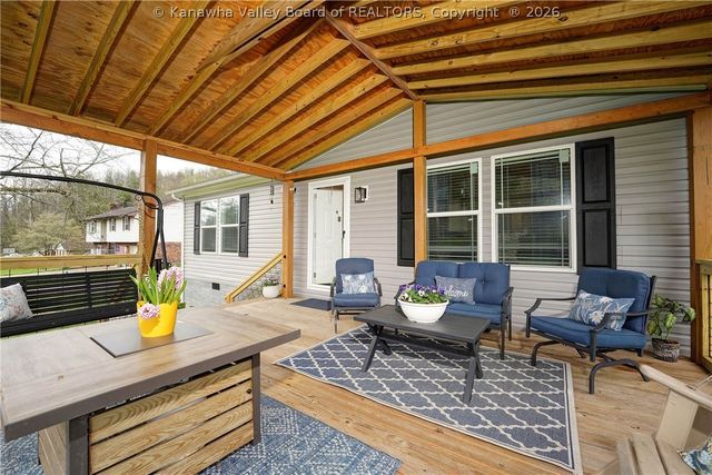 28 Crescent Drive, Scott Depot, WV 25560