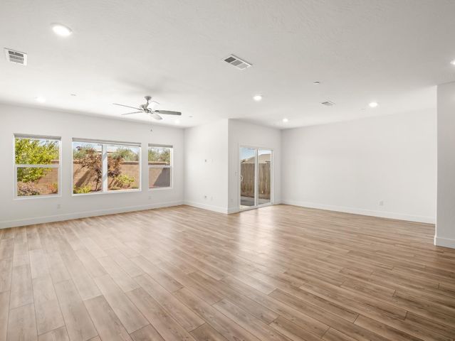 143 Timberline Way S, Madera, CA 93636