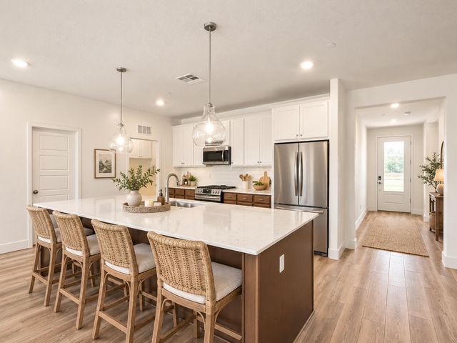 143 Timberline Way S, Madera, CA 93636