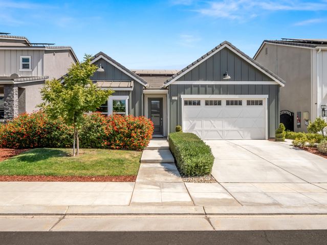 143 Timberline Way S, Madera, CA 93636