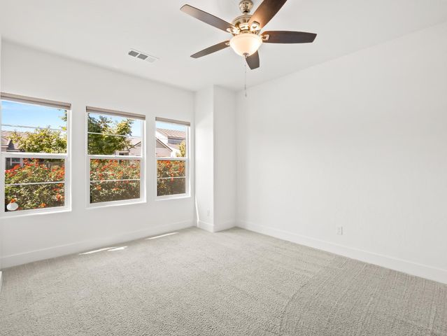 143 Timberline Way S, Madera, CA 93636