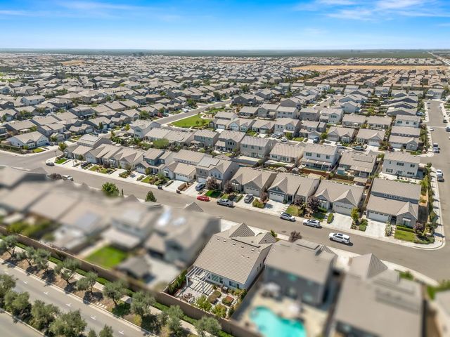 143 Timberline Way S, Madera, CA 93636
