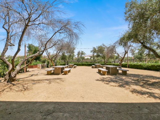 143 Timberline Way S, Madera, CA 93636